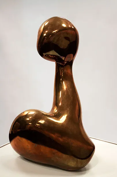 Jean (Hans) Arp，《Consiente de sa Beauté》（意识到她的美），1957 年，抛光青铜。